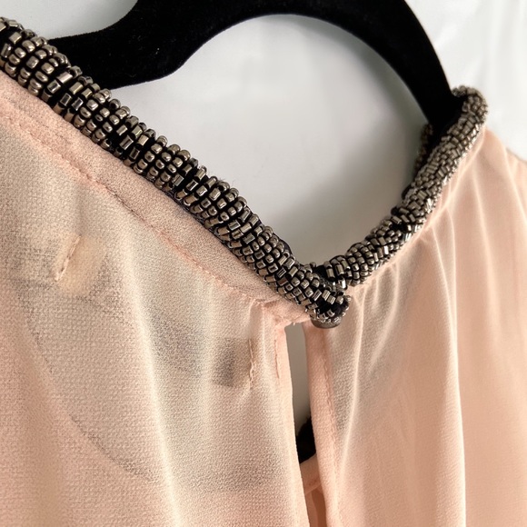 NEW Chloe K Sleeveless Top Blush Coral w Beaded Neckline & Hi Lo Hem Size Medium - Picture 7 of 13